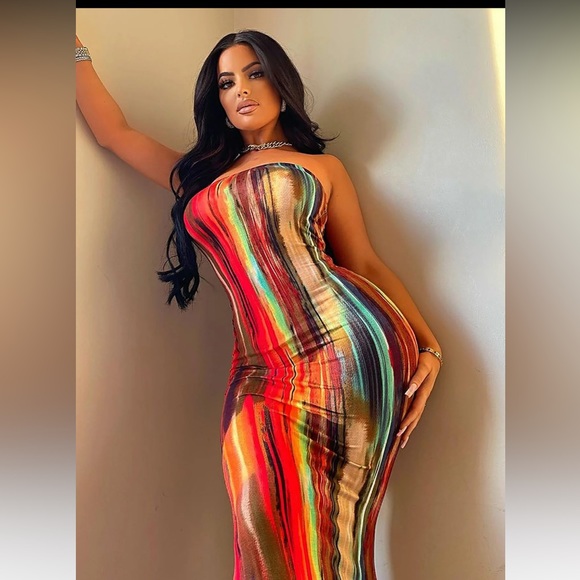 Fashion Nova tube dress great for the summer with the denim jacket.☀️👗👗😎💕 - Picture 1 of 6